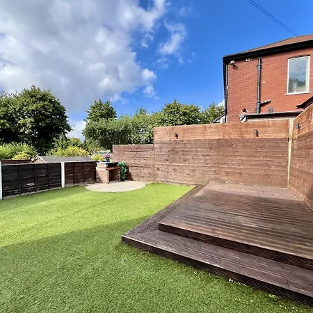 Stylish 3-Bed Home In Prestwich With Free Parking-2